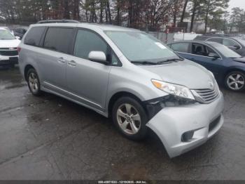  Salvage Toyota Sienna
