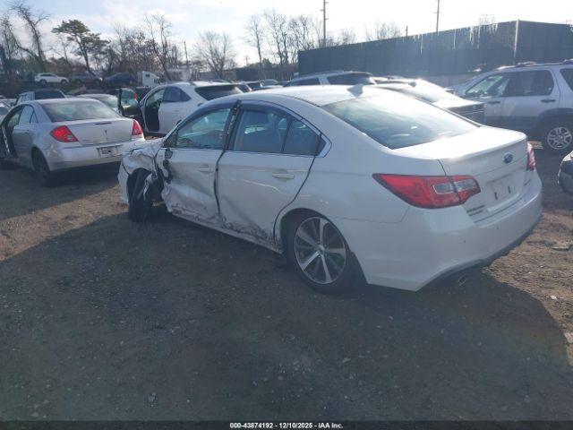 Subaru Legacy 2.5i Limited Image 6