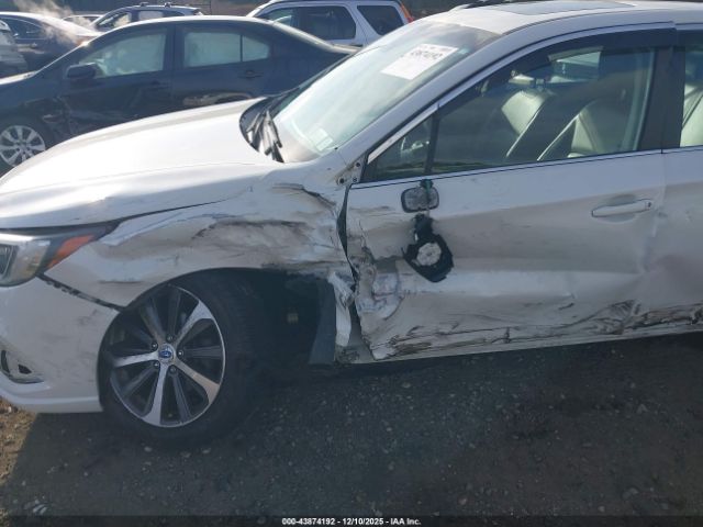 Subaru Legacy 2.5i Limited Image 4