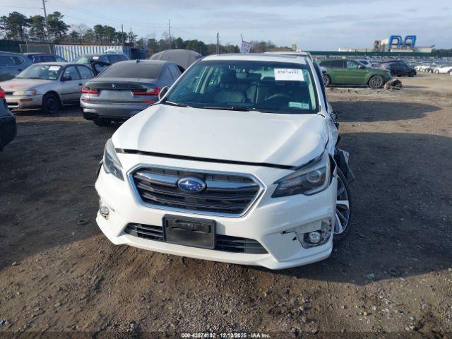 Subaru Legacy 2.5i Limited Image 14