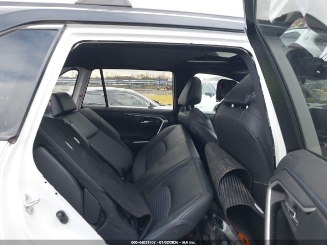 Toyota RAV4 Xse Image 10