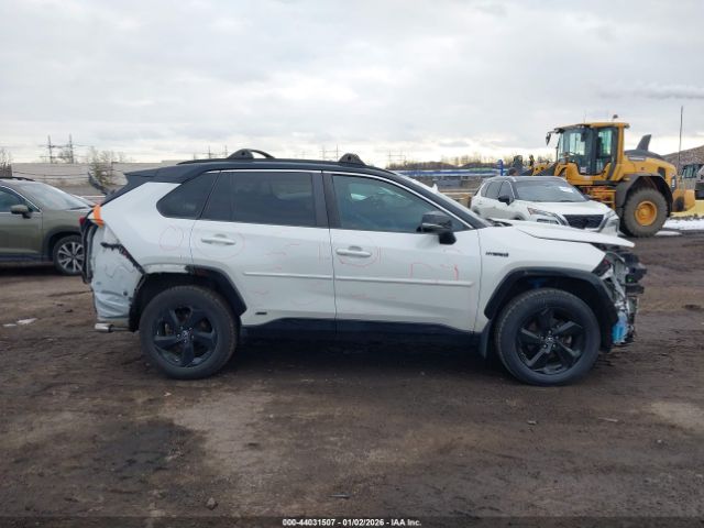 Toyota RAV4 Xse Image 16