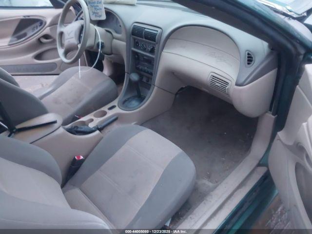 Ford Mustang Image 6