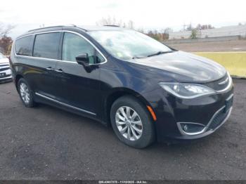  Salvage Chrysler Pacifica