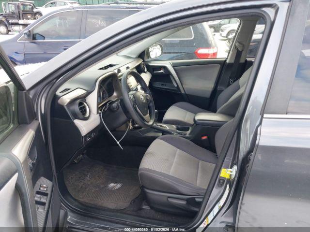 Toyota RAV4 Xle Image 2