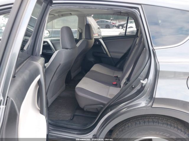 Toyota RAV4 Xle Image 6