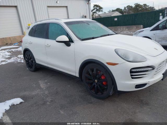  Salvage Porsche Cayenne