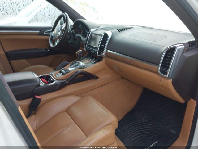 Porsche Cayenne Turbo Image 12