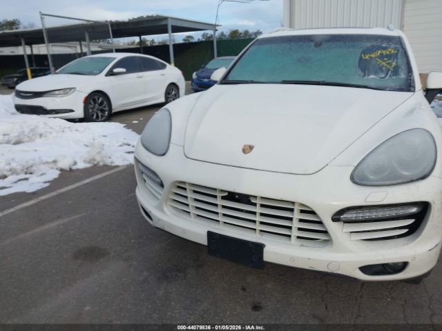 Porsche Cayenne Turbo Image 10