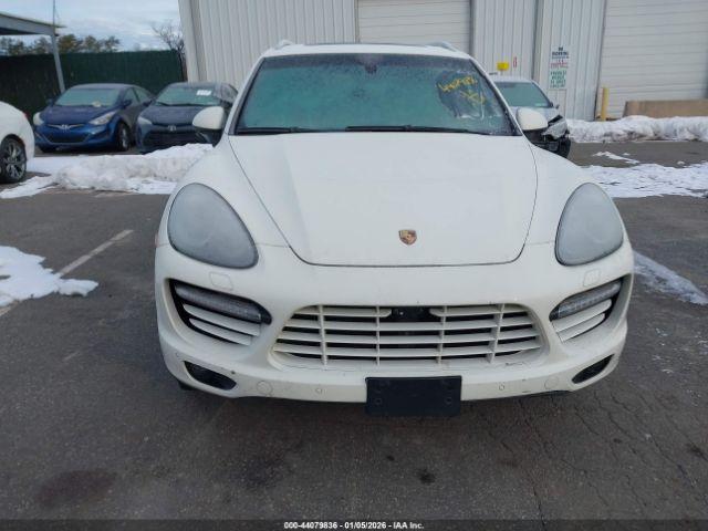 Porsche Cayenne Turbo Image 4