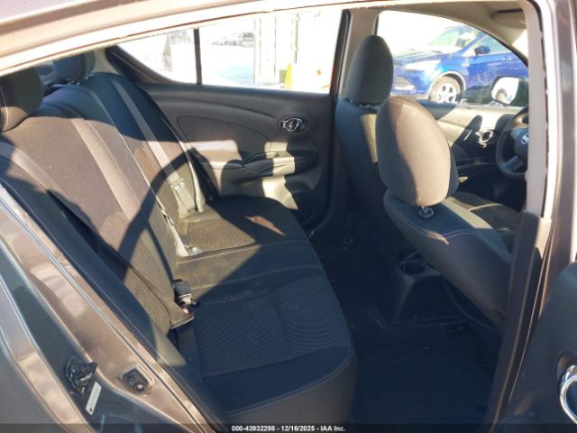 Nissan Versa 1.6 Sv Image 12