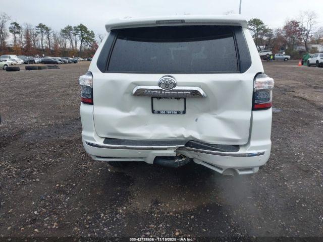 Toyota 4Runner Limited Image 4