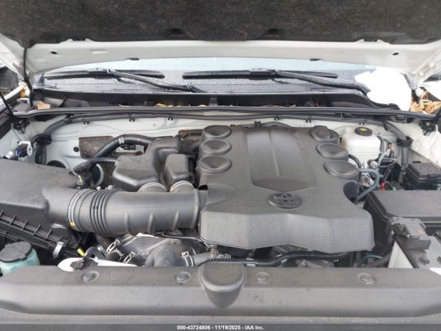 Toyota 4Runner Limited Image 14