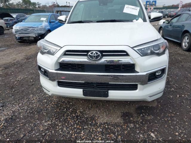 Toyota 4Runner Limited Image 12