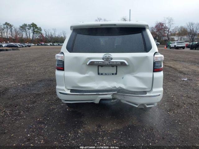 Toyota 4Runner Limited Image 13