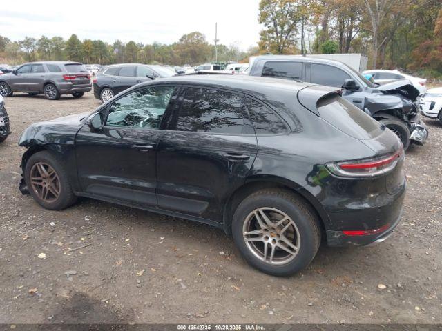 Porsche Macan Image 10