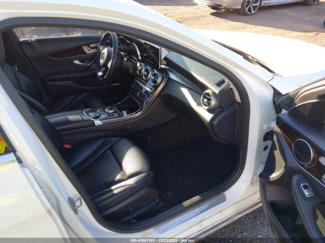 Mercedes-Benz C-Class 4matic Image 13