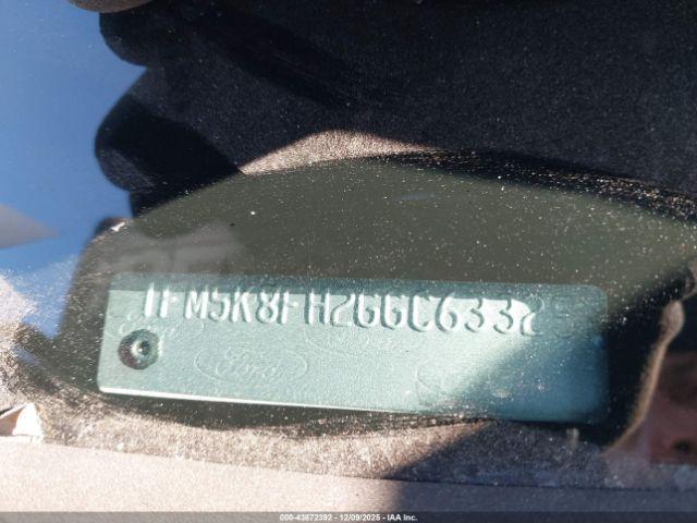 Ford Explorer Limited Image 16