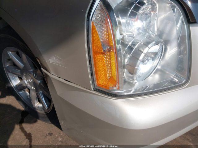 GMC Yukon Denali Image 13