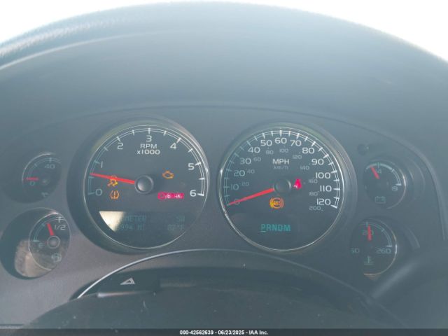 GMC Yukon Denali Image 15