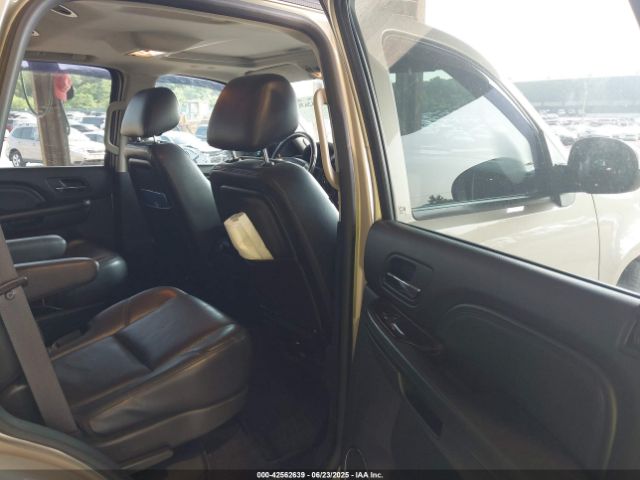 GMC Yukon Denali Image 2