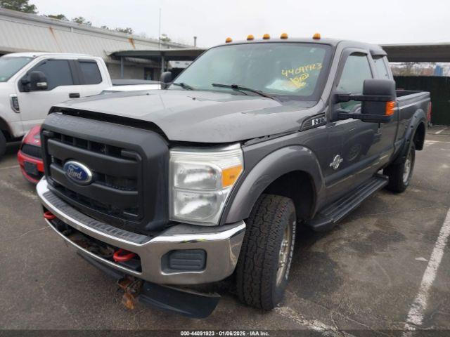 Ford F-350 Xl Image 2
