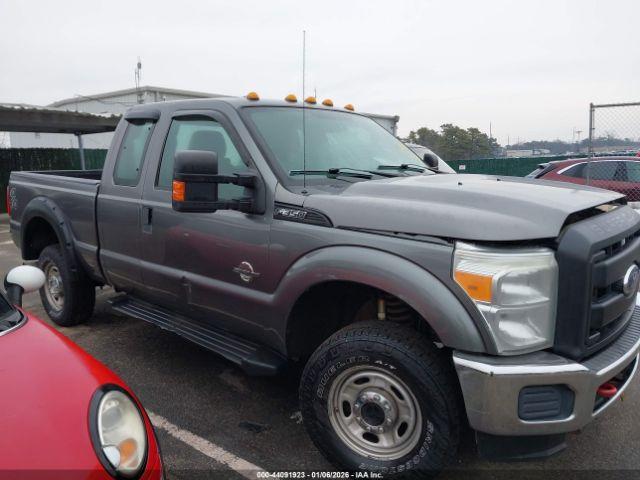 Ford F-350 Xl Image 12