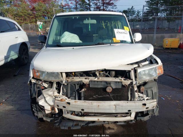 Scion xB Image 14