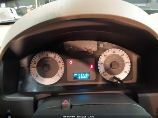 Mazda Tribute S Sport Image 4