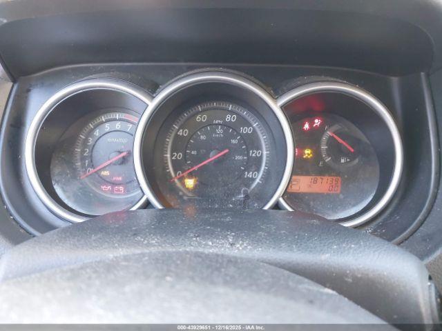 Nissan Versa 1.8 S Image 15