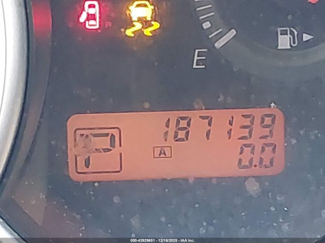 Nissan Versa 1.8 S Image 5