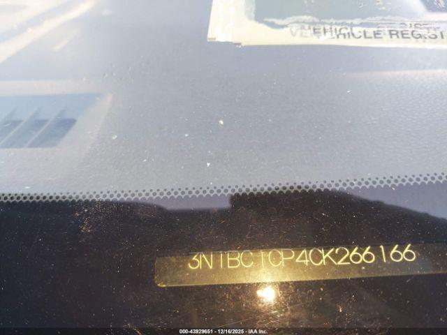 Nissan Versa 1.8 S Image 7