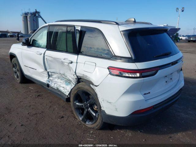 Jeep Grand Cherokee Altitude 4x4 Image 2