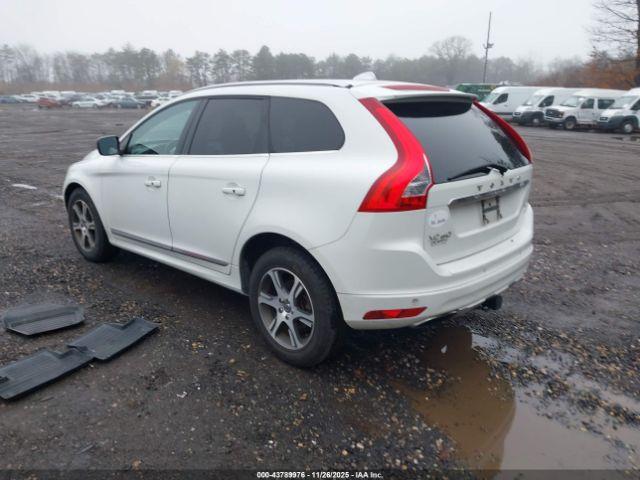 Volvo XC60 T6 Image 2