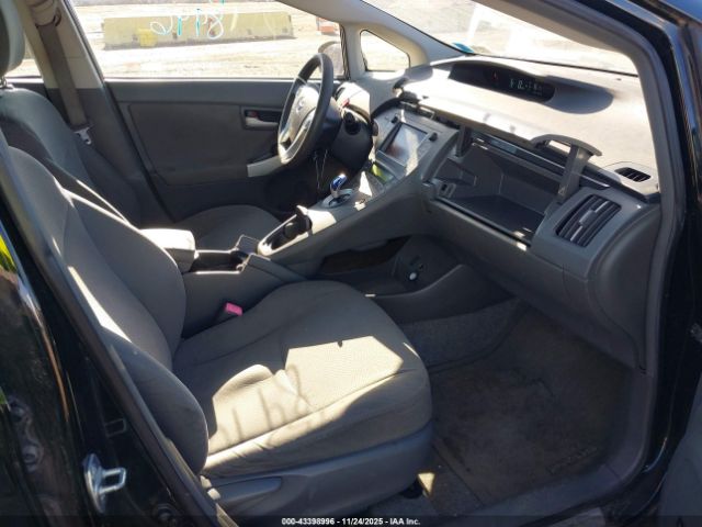 Toyota Prius Three Image 6