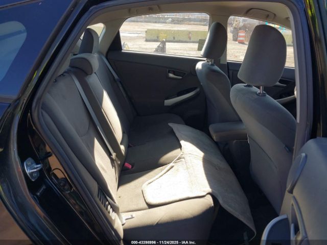 Toyota Prius Three Image 9