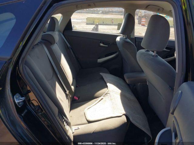 Toyota Prius Three Image 9