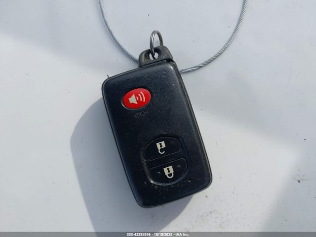 Toyota Prius Three Image 14