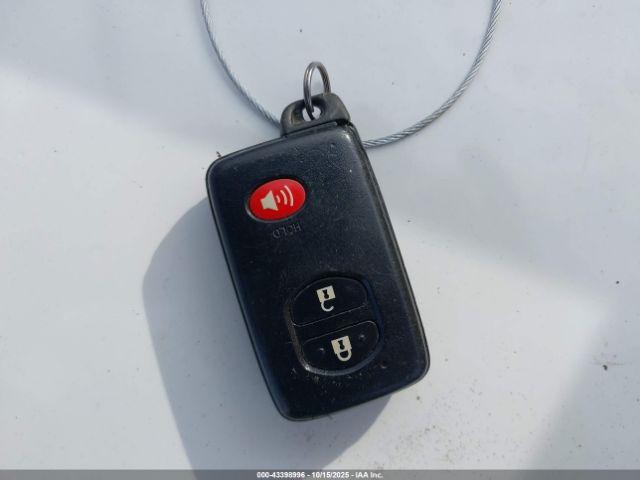 Toyota Prius Three Image 14