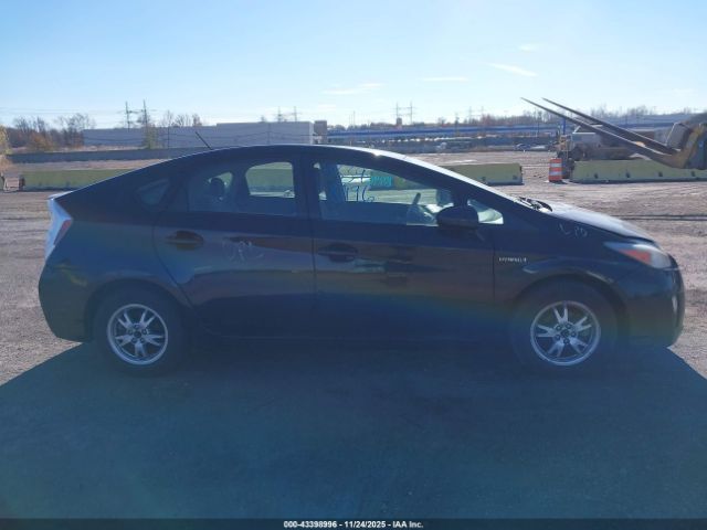 Toyota Prius Three Image 11