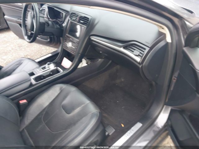 Ford Fusion Titanium Image 10