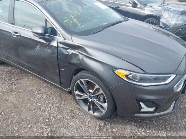 Ford Fusion Titanium Image 13