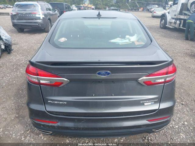 Ford Fusion Titanium Image 4