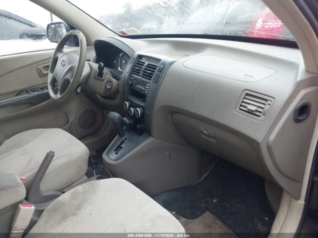 Hyundai TUCSON Gl Image 10