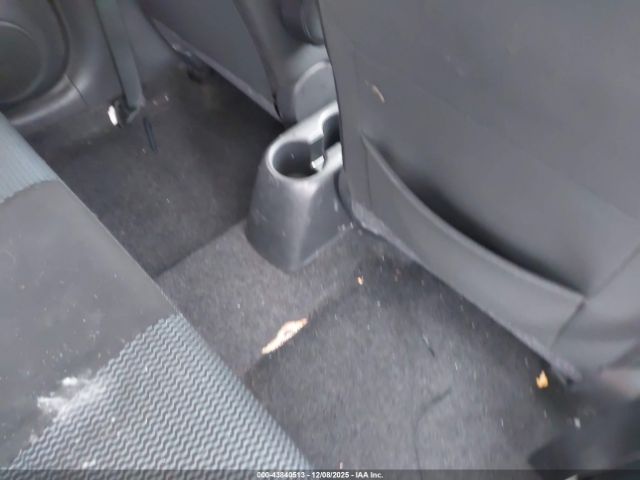 Nissan Versa Sv Image 15