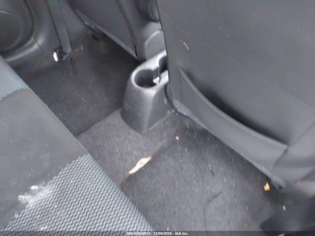 Nissan Versa Sv Image 15