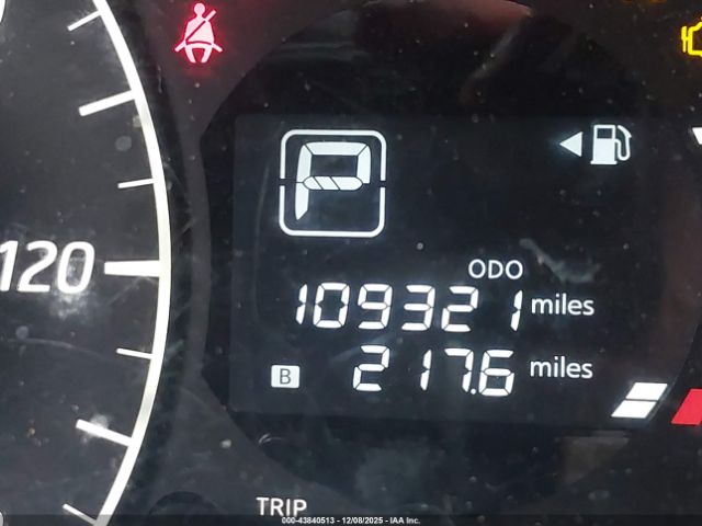 Nissan Versa Sv Image 6