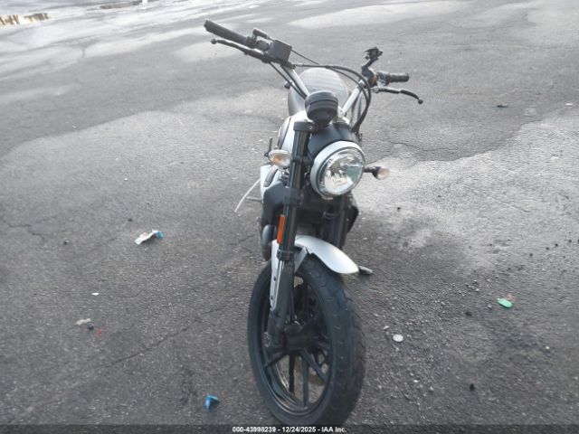 Ducati Scrambler 800 Image 6