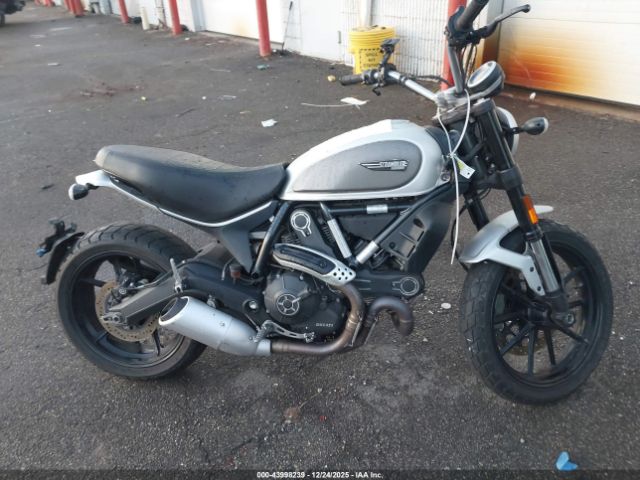 Ducati Scrambler 800 Image 8