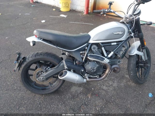 Ducati Scrambler 800 Image 11